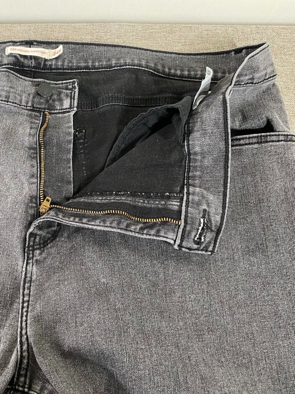 Levi's 720 Super Skinny Denim Jeans Women's 24W High Rise Gray Casual Pants - Picture 4 of 16